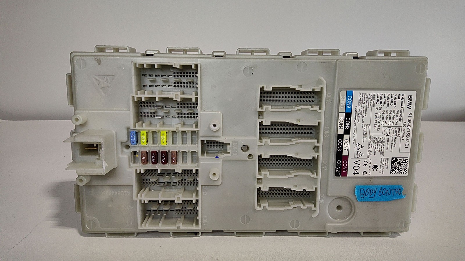 2017-2020 BMW 530i Body Control Module Junction Fuse Box OEM 61358715807