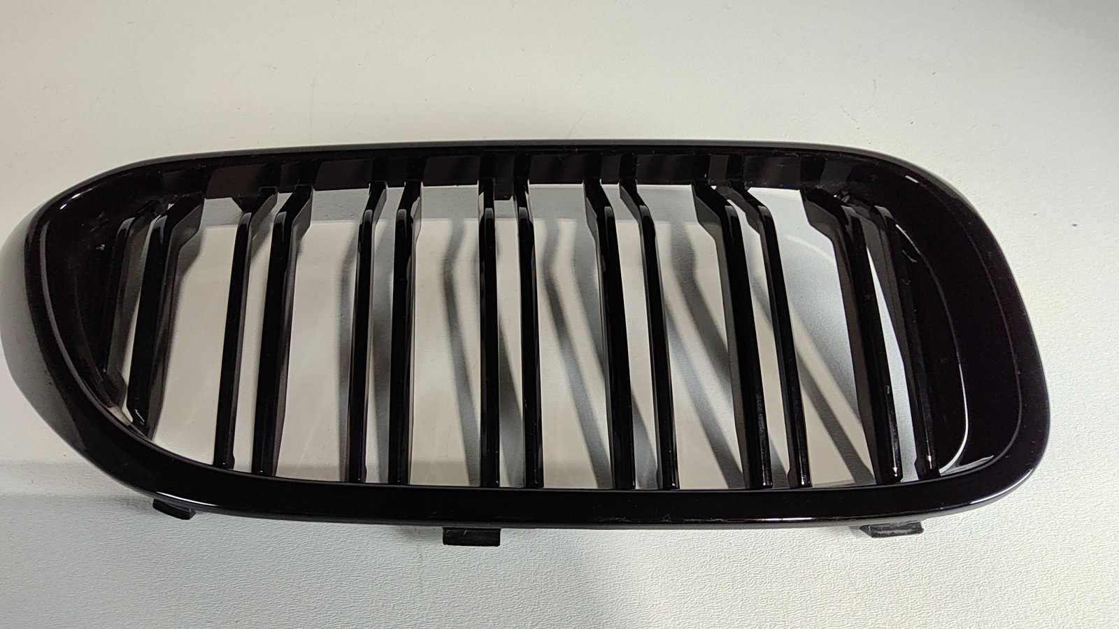 2017-2020 BMW 530i Front Right Bumper Upper Black Grille OEM 51137390866