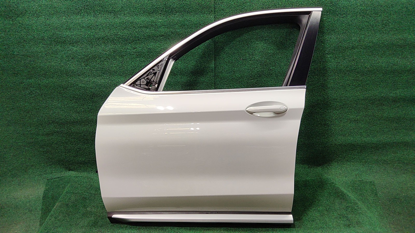 2018-2024 Bmw X3 Left Front Door Assembly Alpine White 300 Oem 41007465527