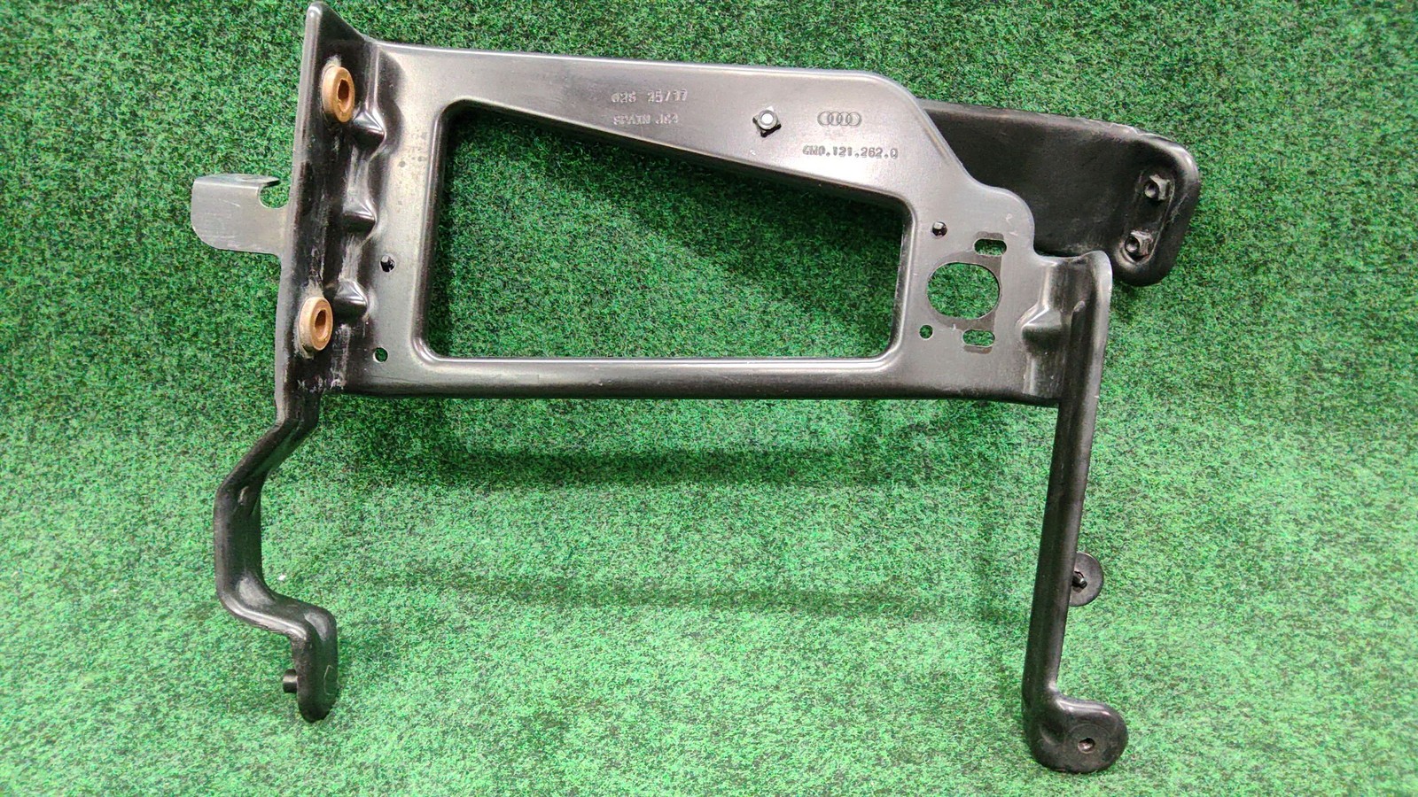2016-2023 Audi Q7 Secondary Radiator Right Bracket Oem 4m0121262q 4m0121264b