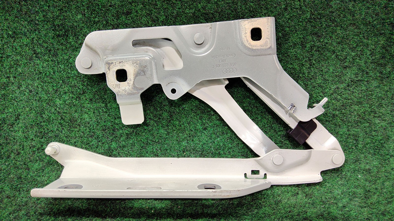 2018-2025 Audi SQ5 Front Left Hood Hinge Ibis White T9t9 Oem 80a823301c