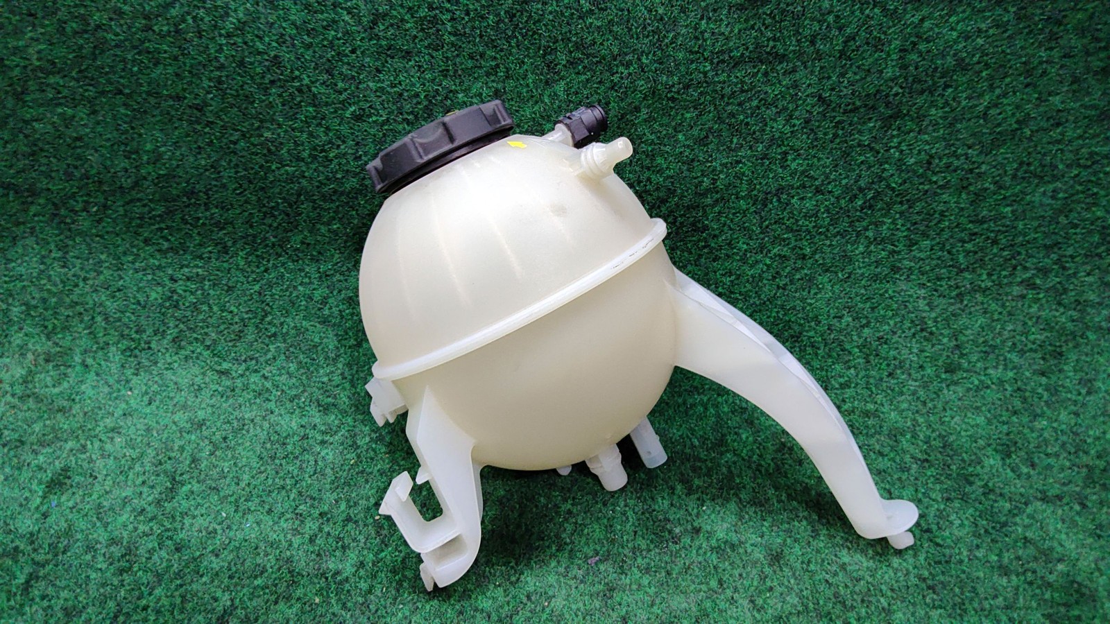 2019-2024 BMW X5 Coolant Expansion Tank OEM 17135A6A031