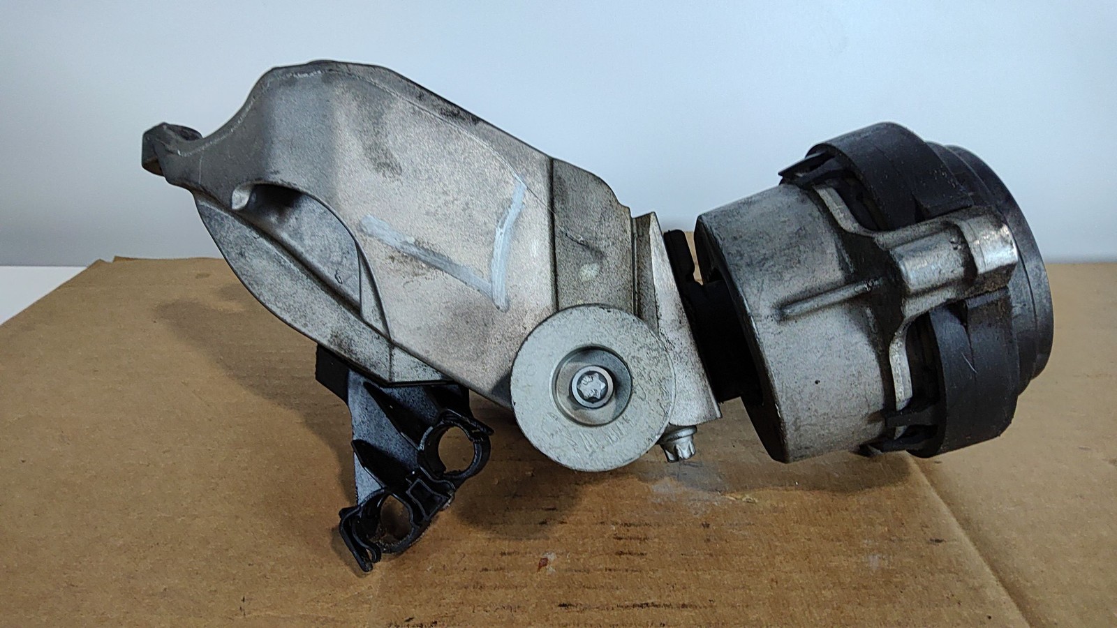 2018-2024 BMW X3 2.0 AWD Engine Frame Mount Right Side OEM 22116860496