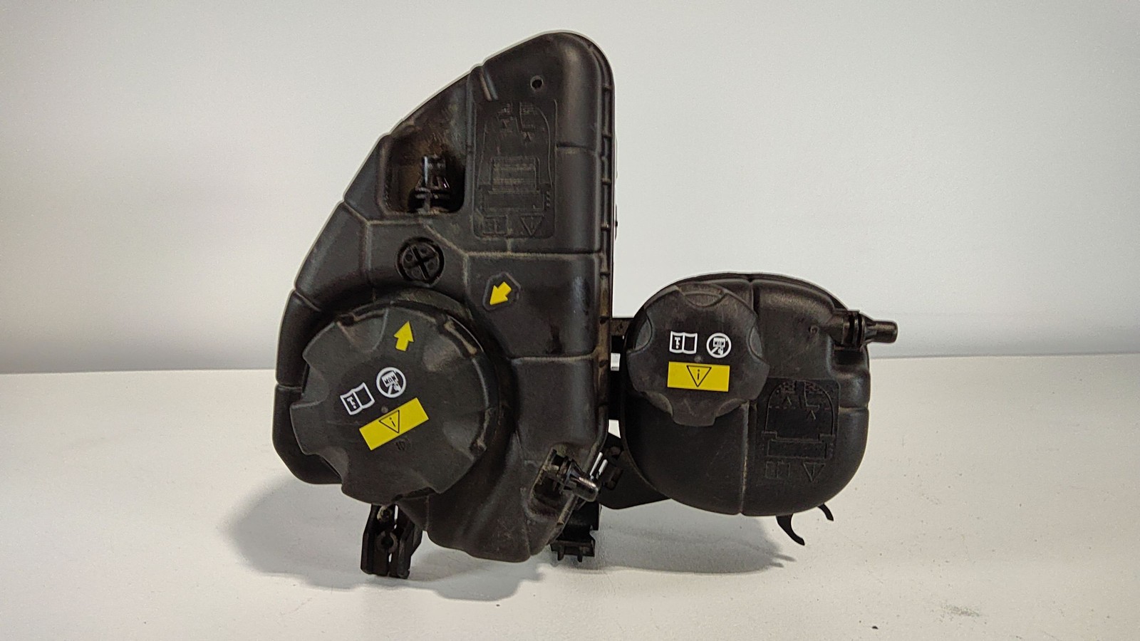 2016-2012 BMW 740i Engine Coolant Expansion Reservoir OEM 17139846642