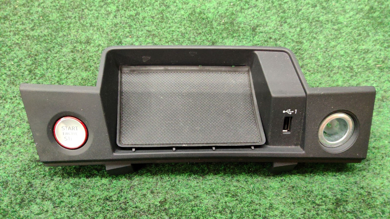 2018-2020 Audi SQ5 Front Center Console Stowage Compartment Oem 80b864131a