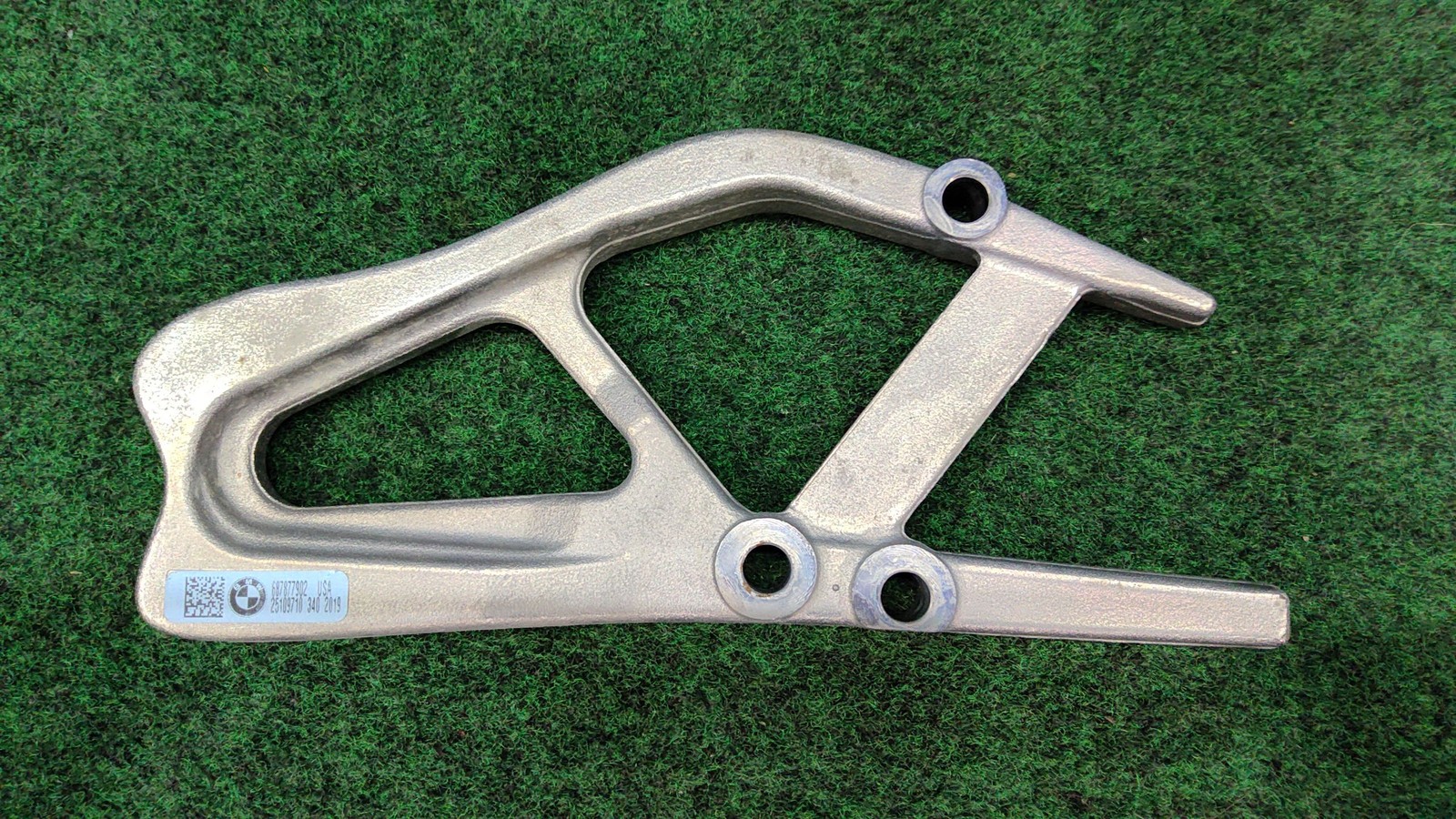 2018-2024 Bmw X3 Front Left Crash Wedge Oem 31106878779