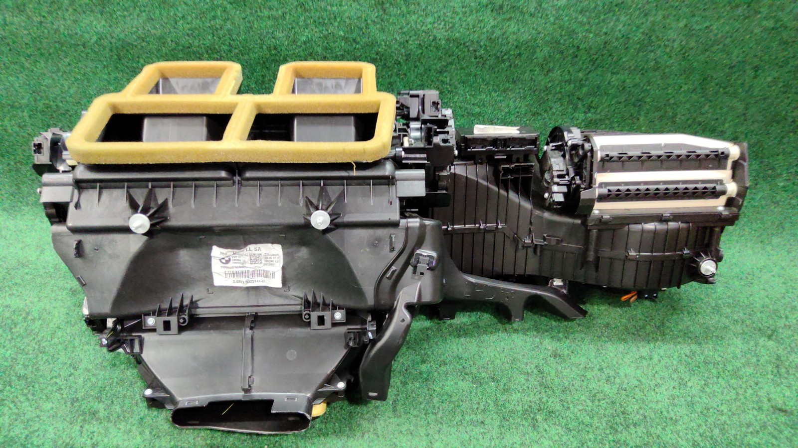 2016-2019 BMW 330i HVAC A/C Heater Evaporator Core Case OEM 64119237550