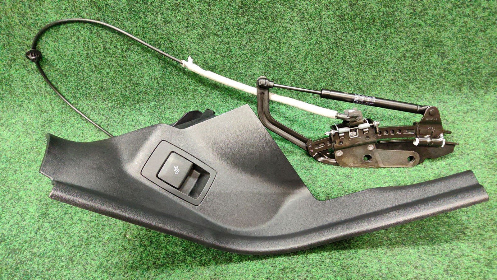 2018-2024 Bmw X3 Rear Right Seat Backrest Release Oem 52207404186