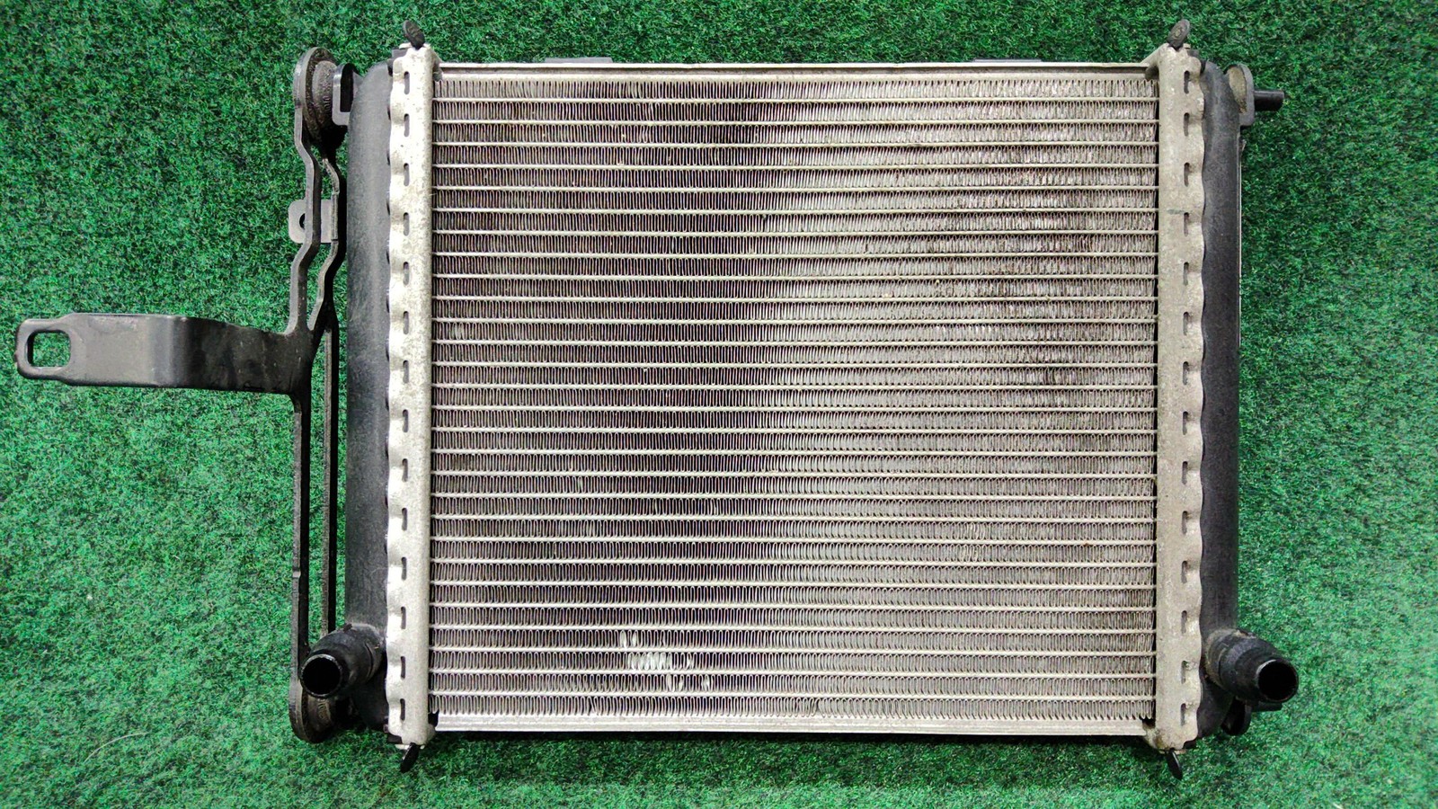 2019-2025 BMW X5 40i xDrive Auxiliary Radiator Oem 17117560816