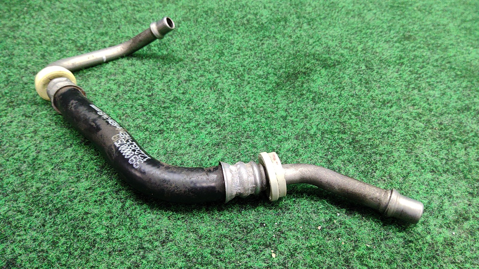 2016-2022 Mercedes Benz Glc 300 Oil Cooler Return Line Oem A2052705302