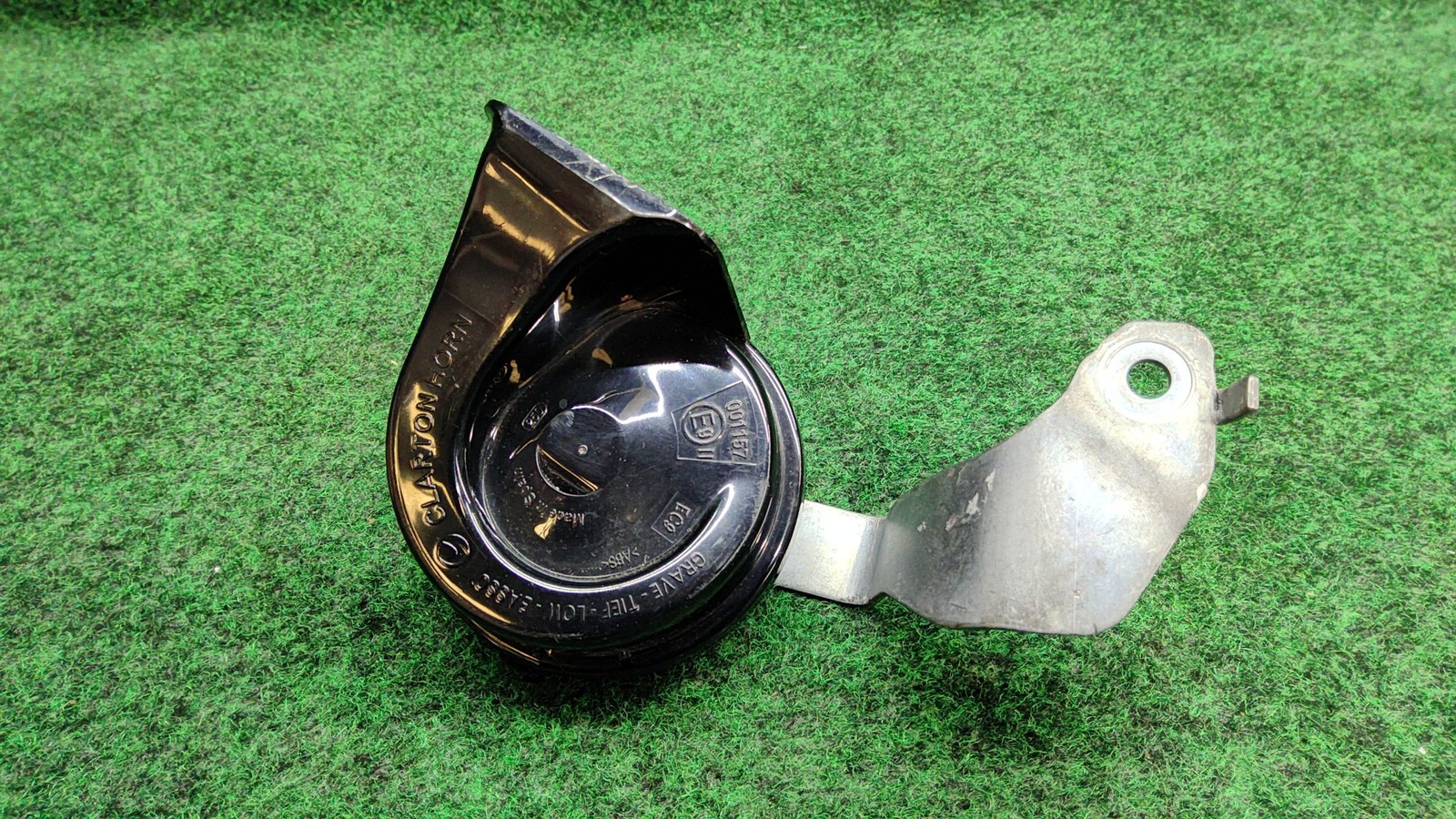 2019-2023 Bmw X5 Low Pitch / Tone Horn Oem 61337442771