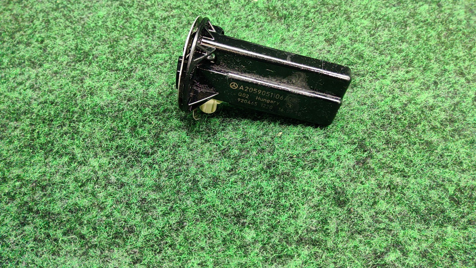 2015-2018 Mercedes C300 Rear Roof Mount GPS Navigation Antenna OEM A2059051106