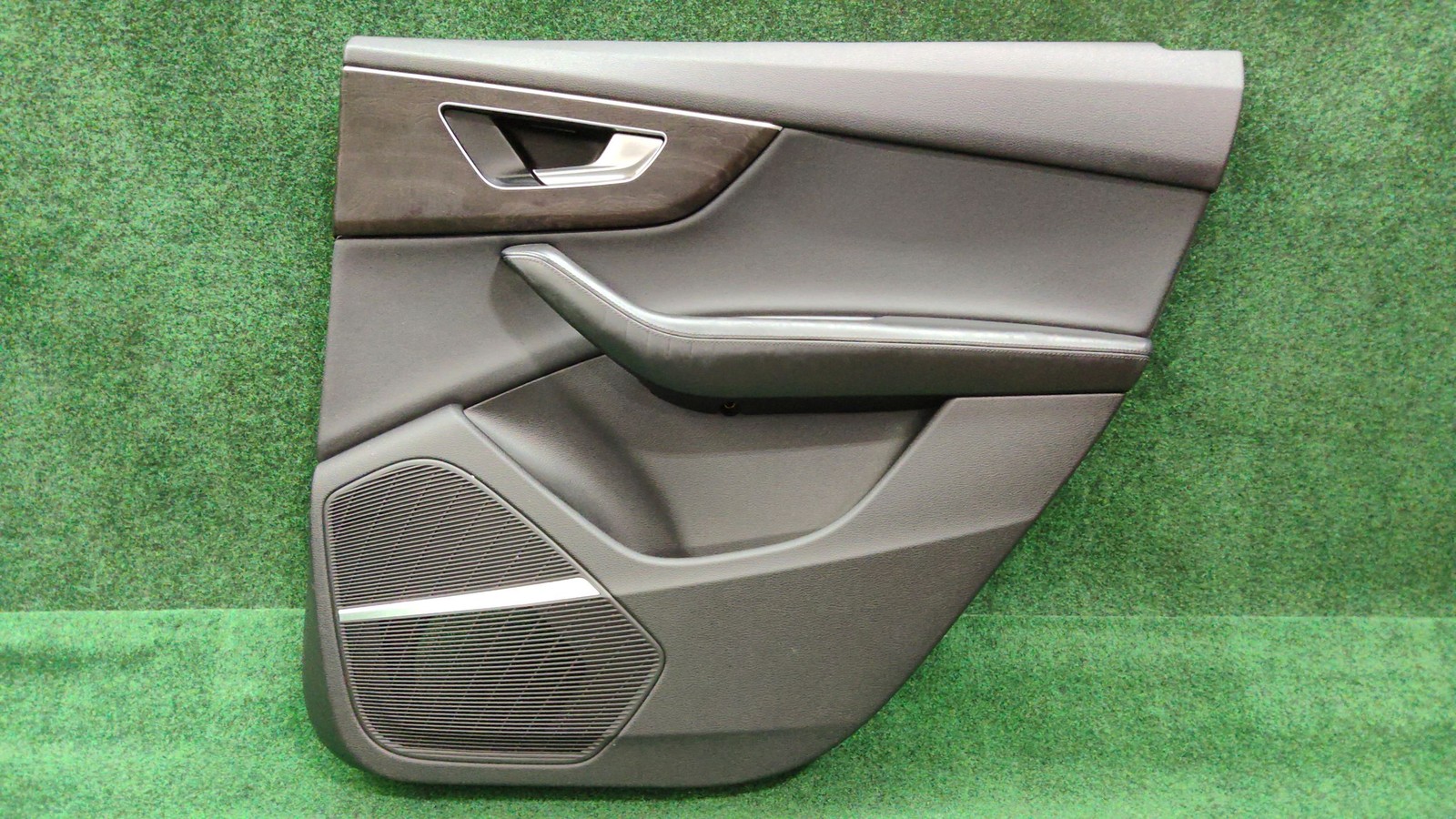 2020- 2025 Audi Q7 Rear Right Door Interior Trim Panel OEM 4M0867304JWFA