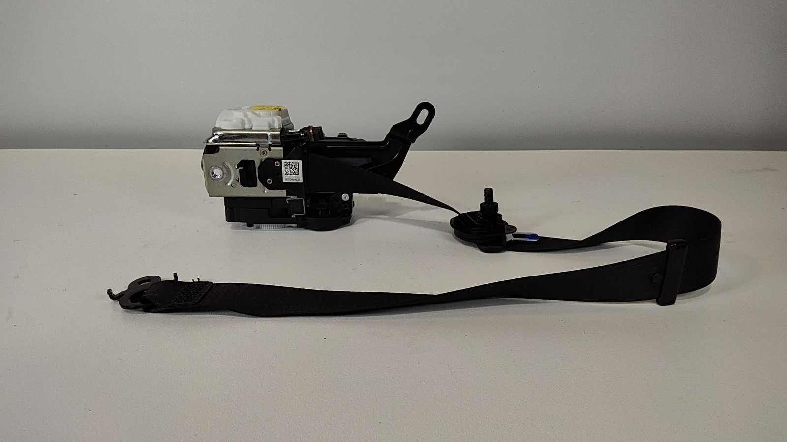 2019-2025 Bmw X5 Front Right Passenger Side Seat Belt Black Oem 72118092014