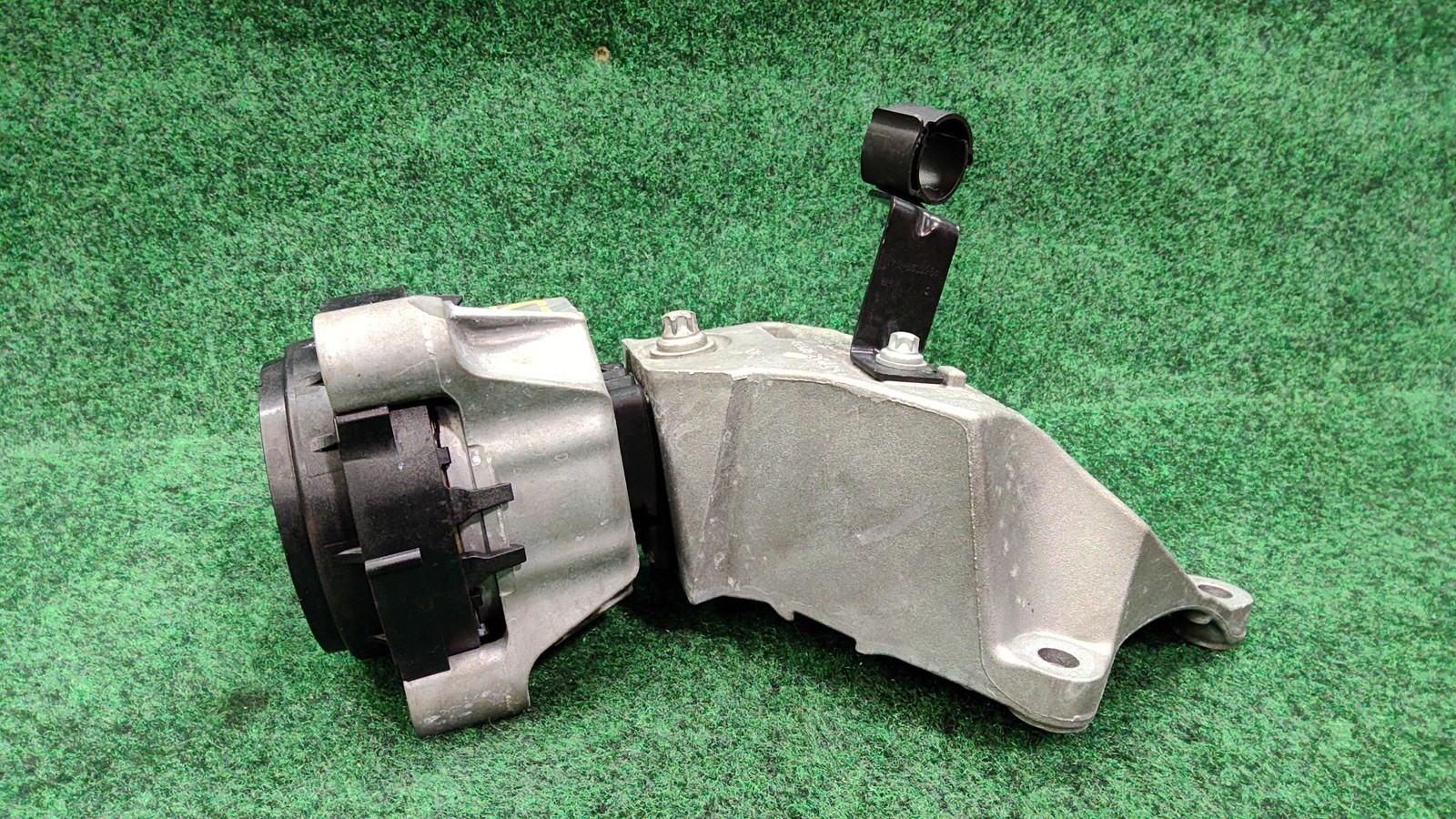 2018-2024 BMW X3 2.0 RWD Engine Frame Mount Left Side OEM 22116860495