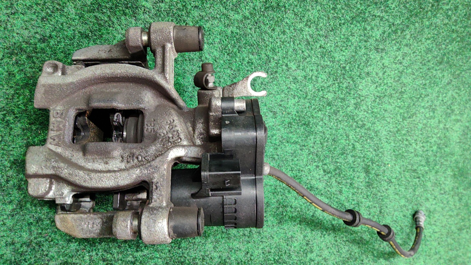2016-2022 Bmw X1Caliper Asmbly Left Rear Oem 34206860406 34206883033 34216860397