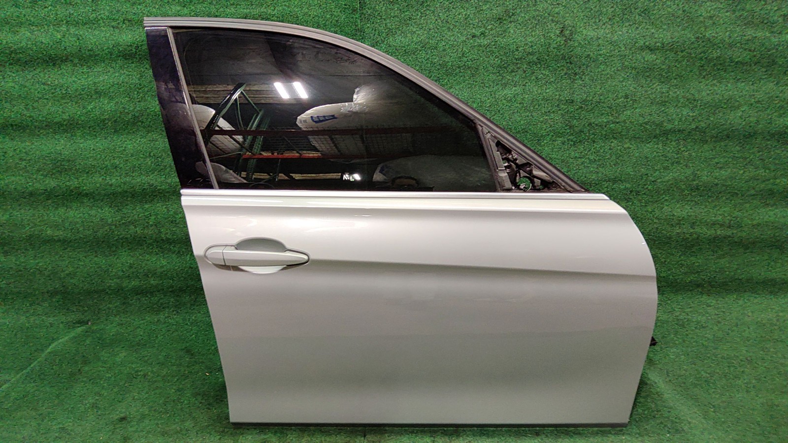 2012-19 BMW 330 Front Right Door Glacier Silver/a83 Oem 41007298566 41009628764