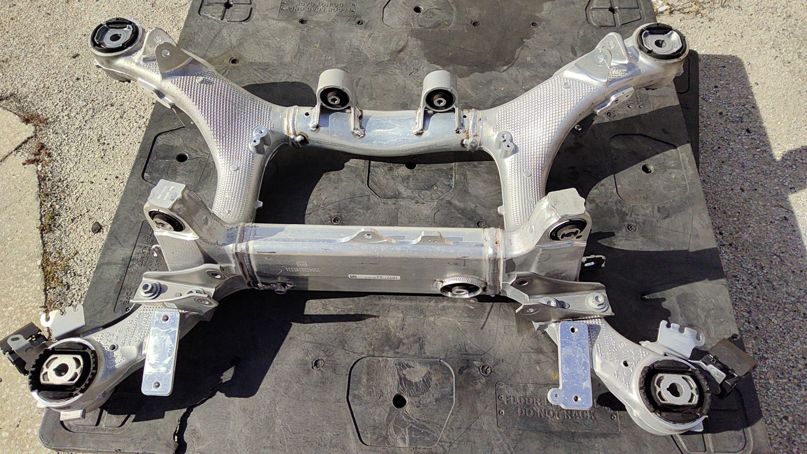 2024-2025 Bmw X5 40i G05 Suspension Subframe Crossmember Rear Oem 33316894149