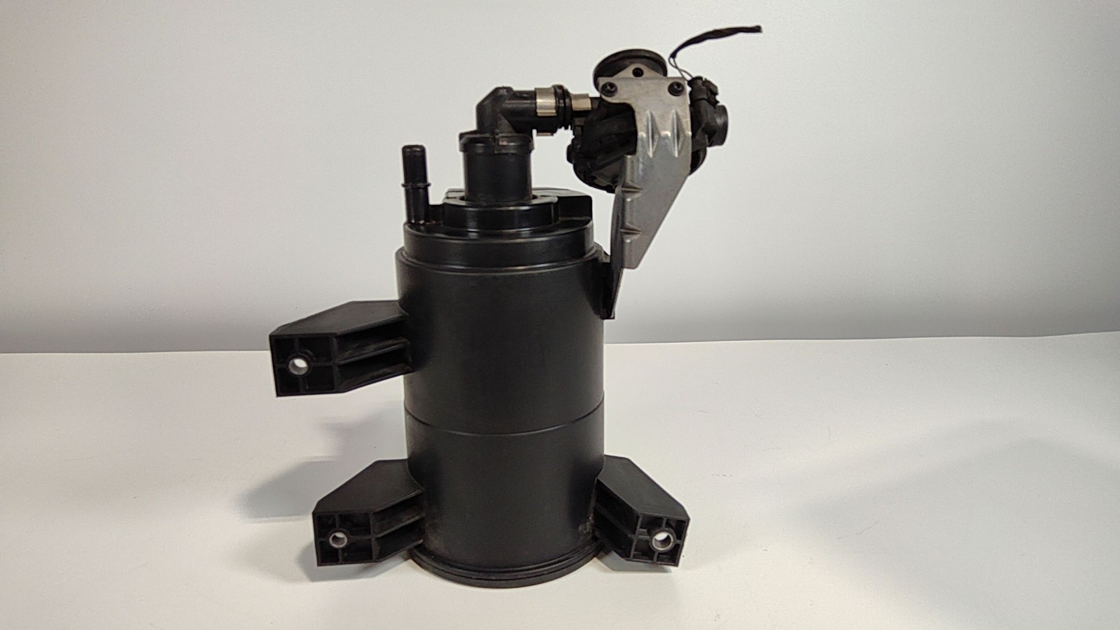 2019-2025 Bmw 330i Vapor Canister Charcoal Filter Oem 16137466242 Original