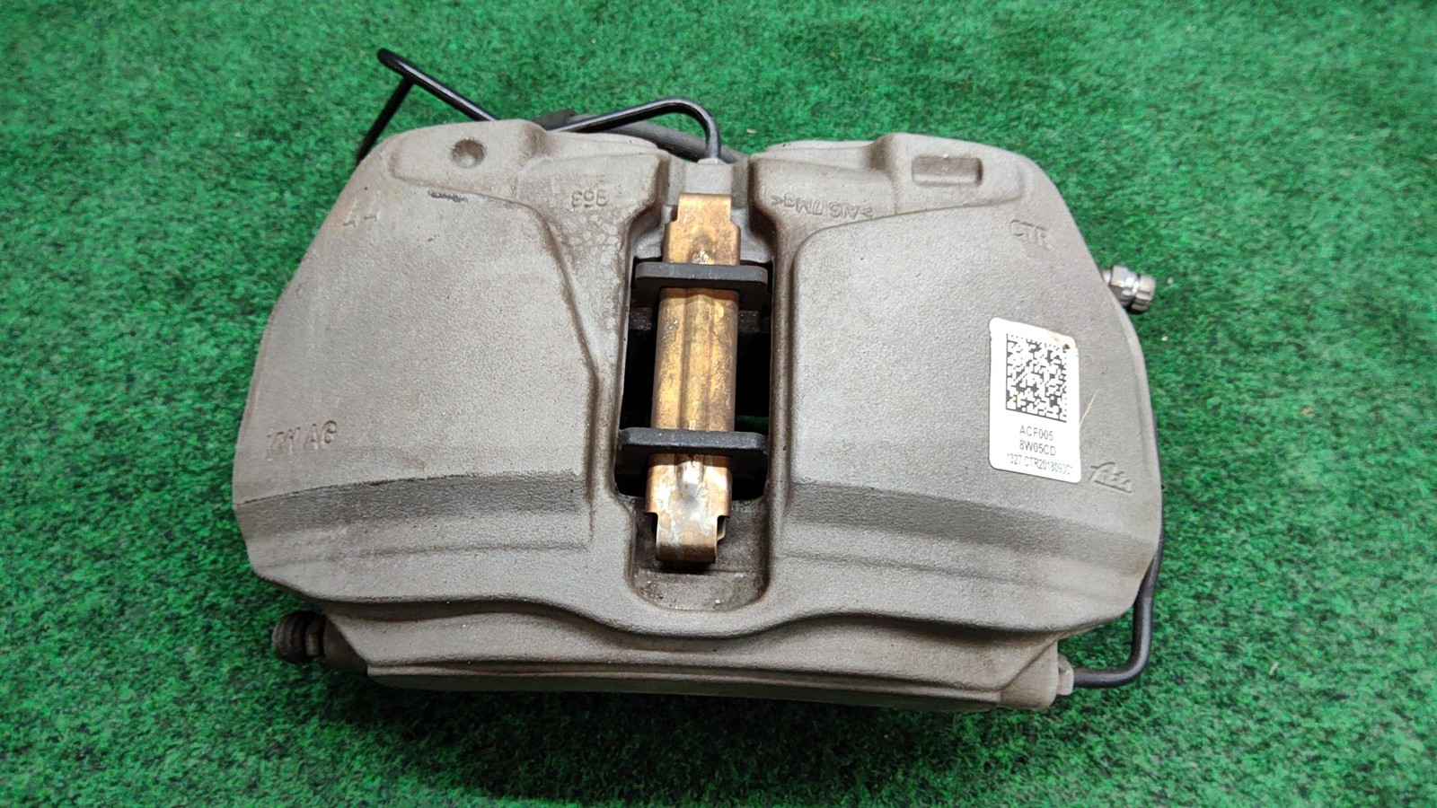 2017-2019 Audi A4 Quattro Left Front Caliper Housing 69k Mls Oem 8w0615107c
