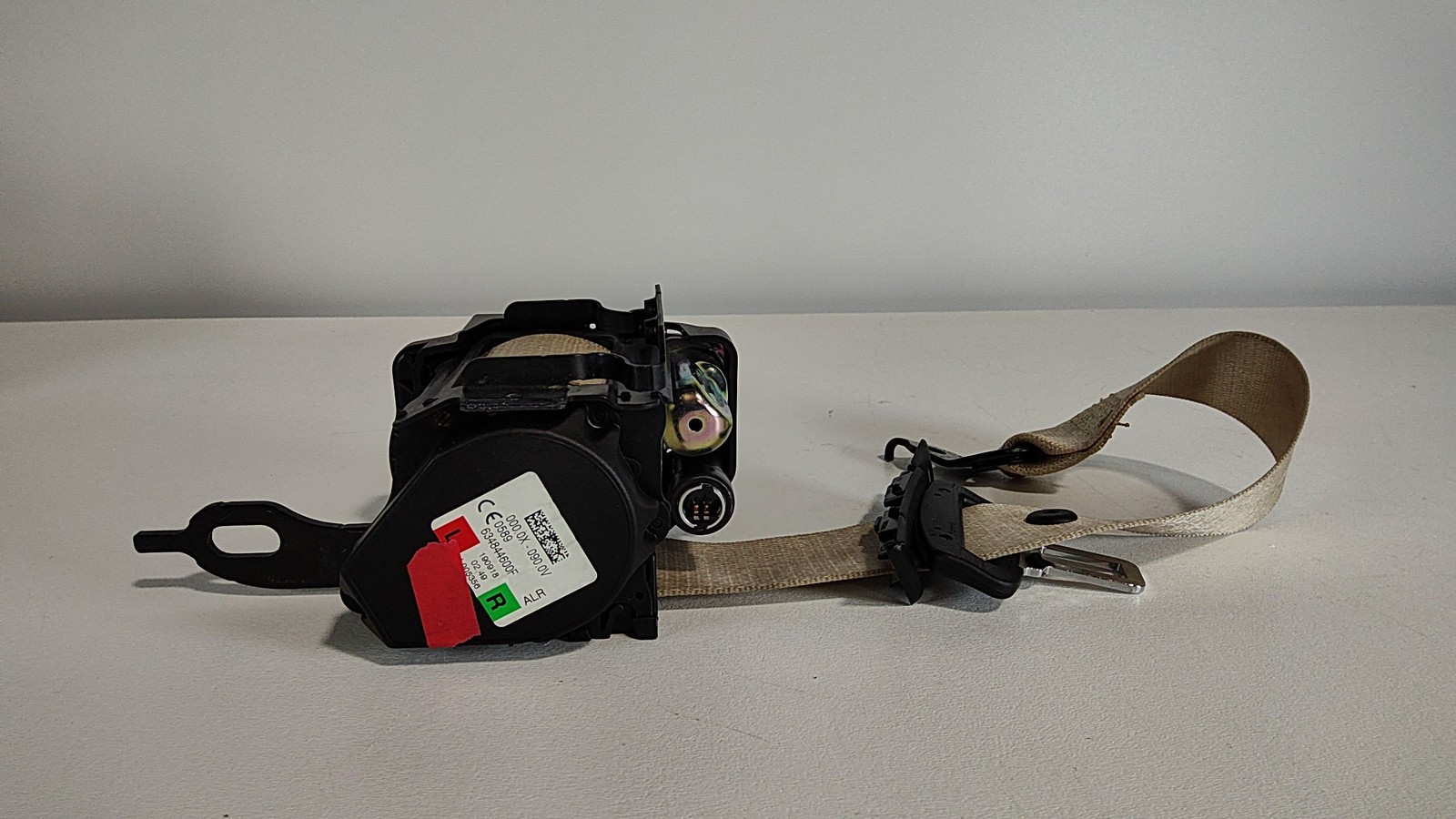 2017-2023 BMW 530i Rear Left Side Seat Belt Beige OEM 72117455626