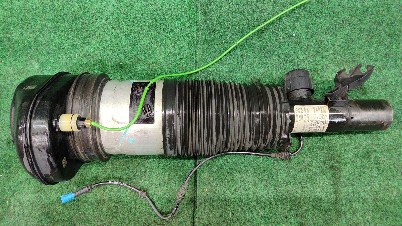 2019-2024 BMW X7 Front Left Side Air Spring Strut Absorber OEM 37106869035