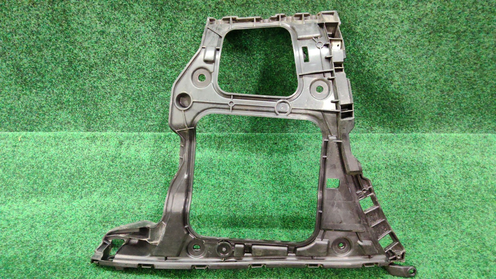 2020-2025 AUDI Q7 Rear Left Side Bumper Support Guide Bracket OEM 4M0807453B