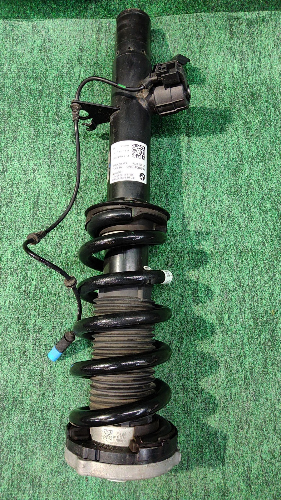 2020-2025 BMW X6 M50i Front Left Sport Strut Absorber OEM 37106896440