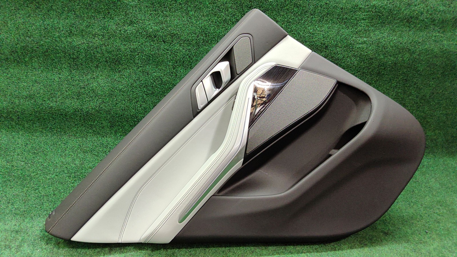 2024-2025 Bmw X5 Rear Left Door Trim Panel Lh Oem 51425a0f295