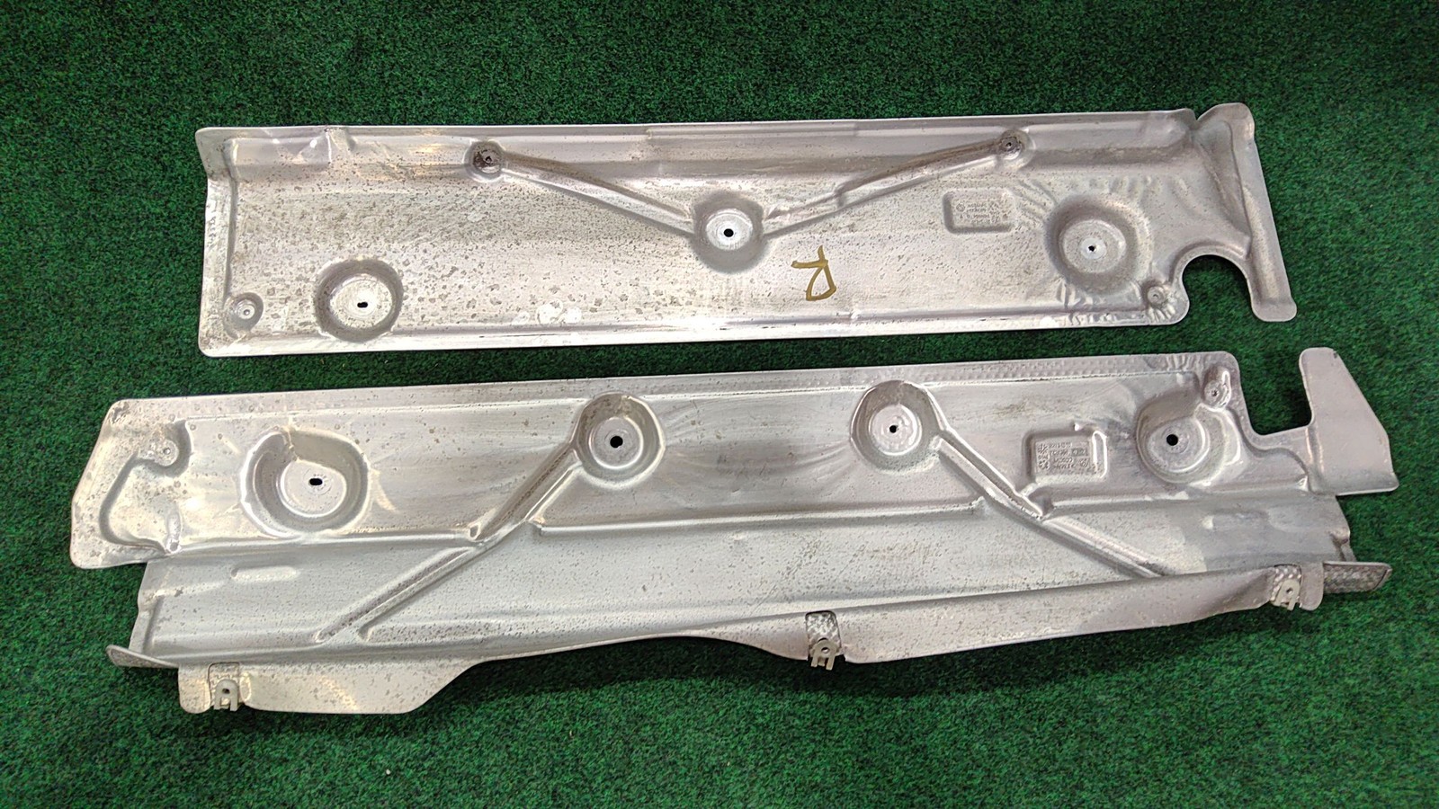 2019-2023 BMW X5 40i Rear Muffler Heat Shield OEM 22194810