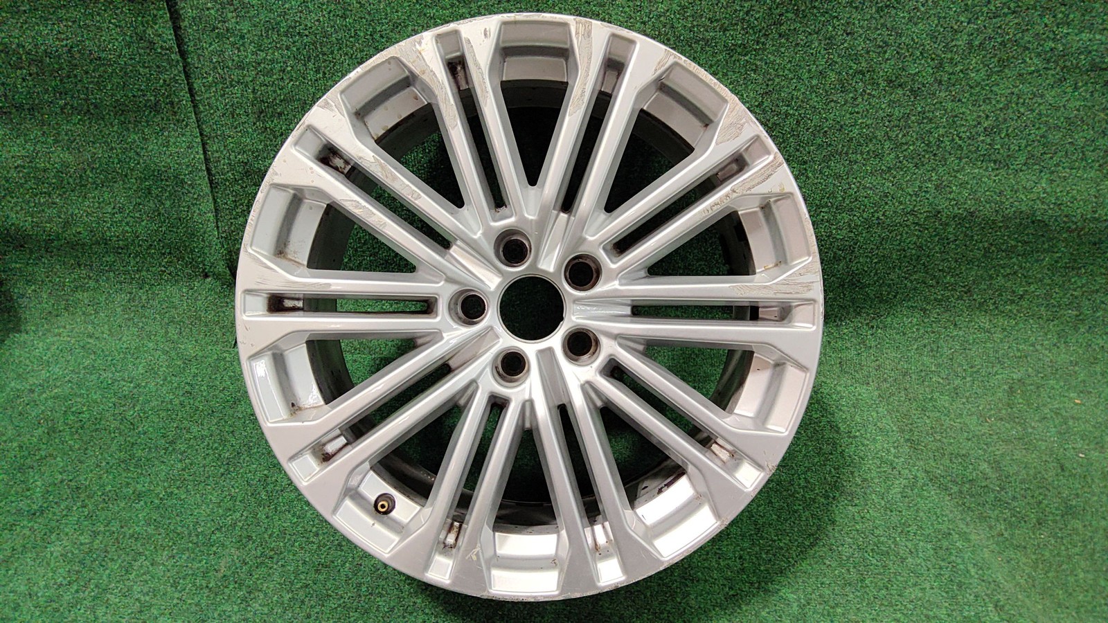 Audi Wheel 18x8 10 Spoke Thin Spoke Oem 8w0601025