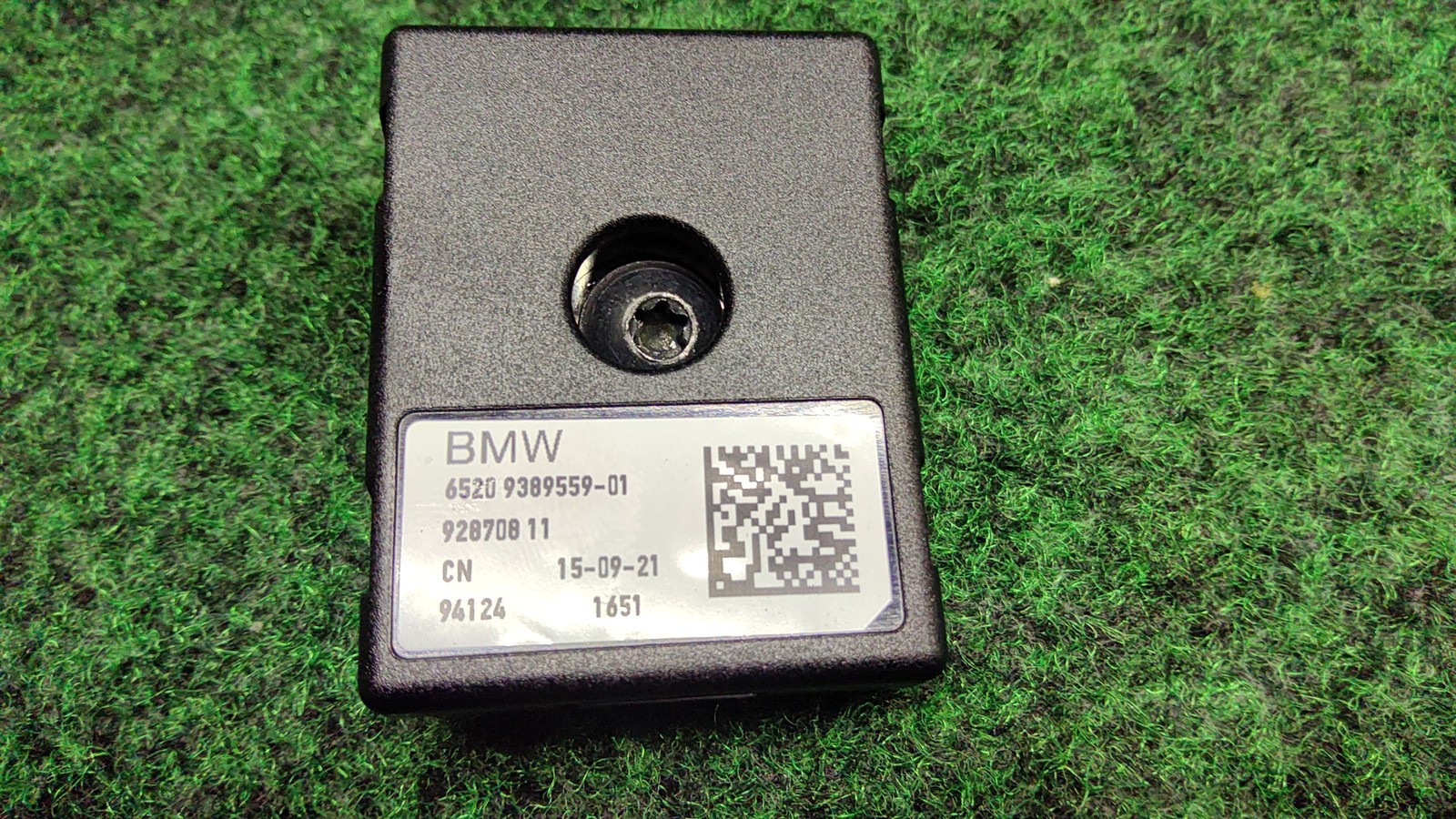 2018-2024 Bmw X3 Antenna Suppression Filter Oem 65209389559