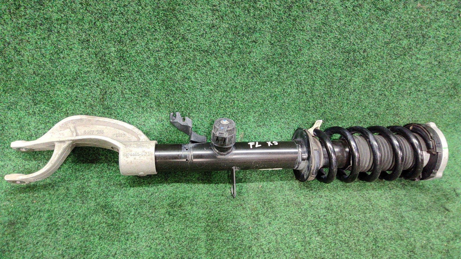 2020-2023 BMW X5 Front Left Suspension Strut OEM 37106869019 31126876683