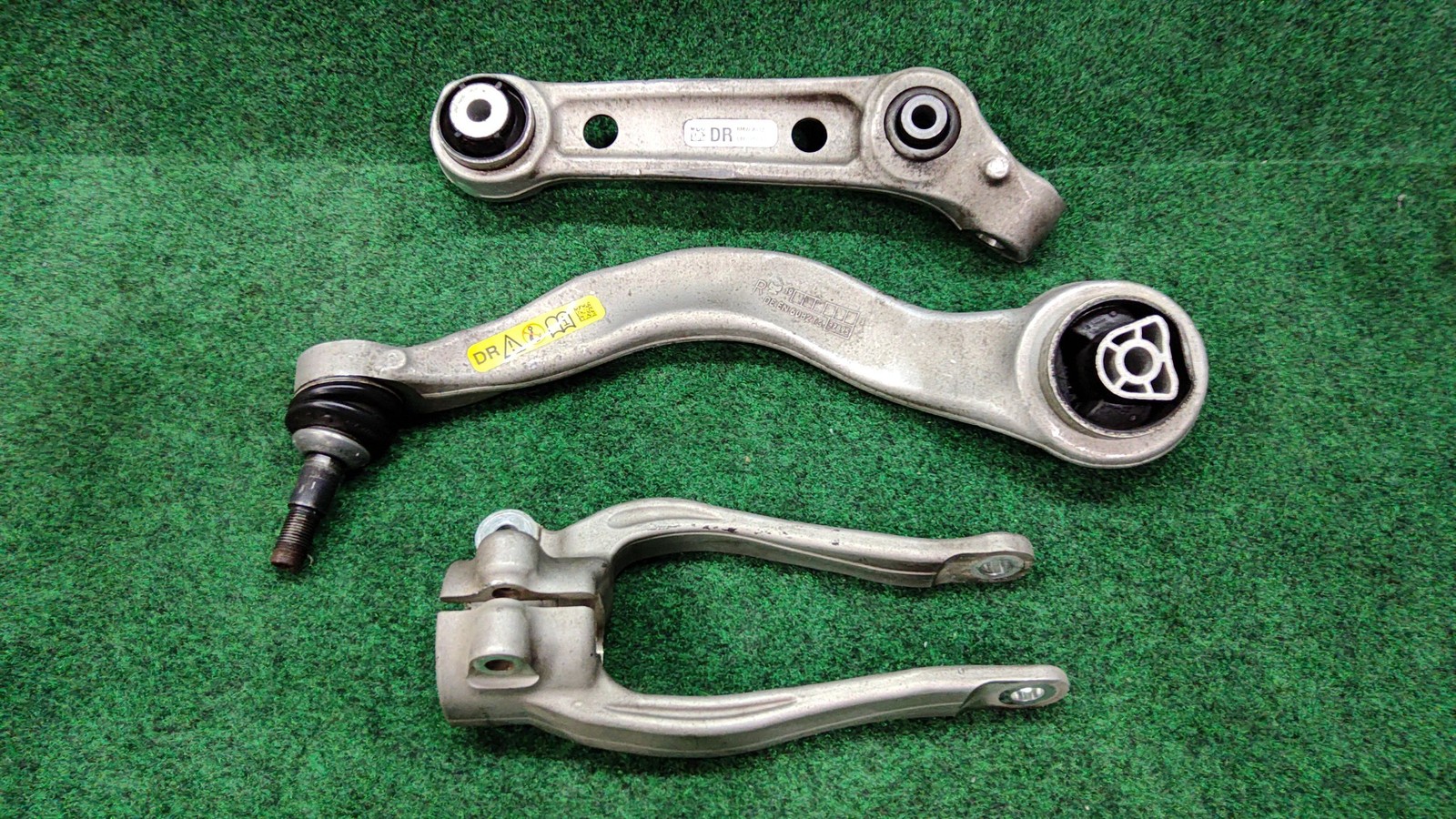 2017-2024 BMW 540i Front Right Lower & Upper Control Arm OEM 31106861178