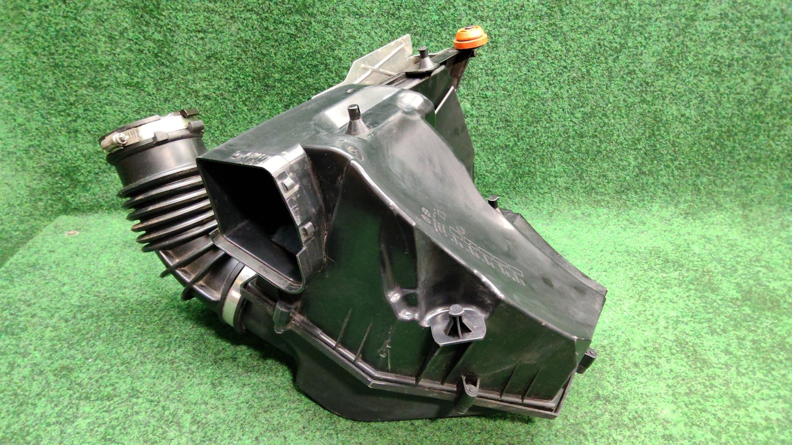 2019-2023 Bmw X5 Air Cleaner Assembly / Intake Silencer Oem 13717643301