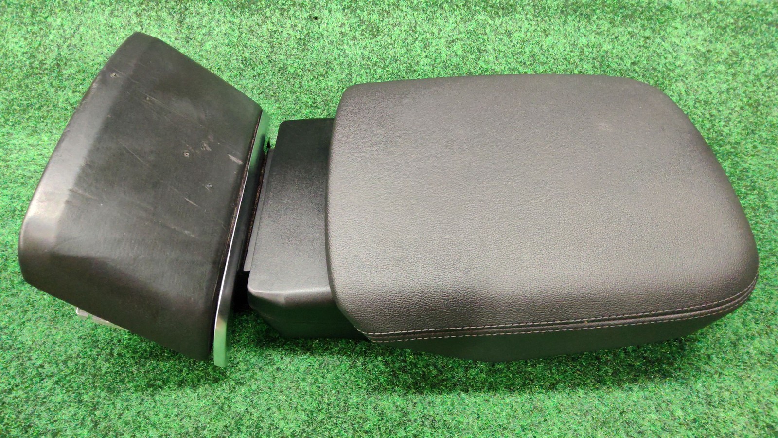 2020-2025 AUDI Q7 Front Console Armrest Black OEM 4M8864207NPQS