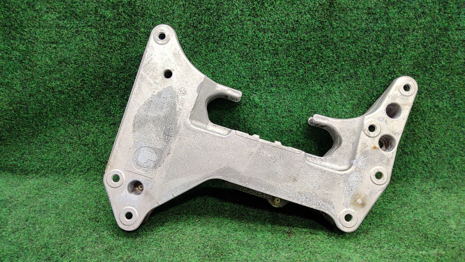 2019-2023 Bmw X5 Transmission Mount Crossmember Oem 22319485330