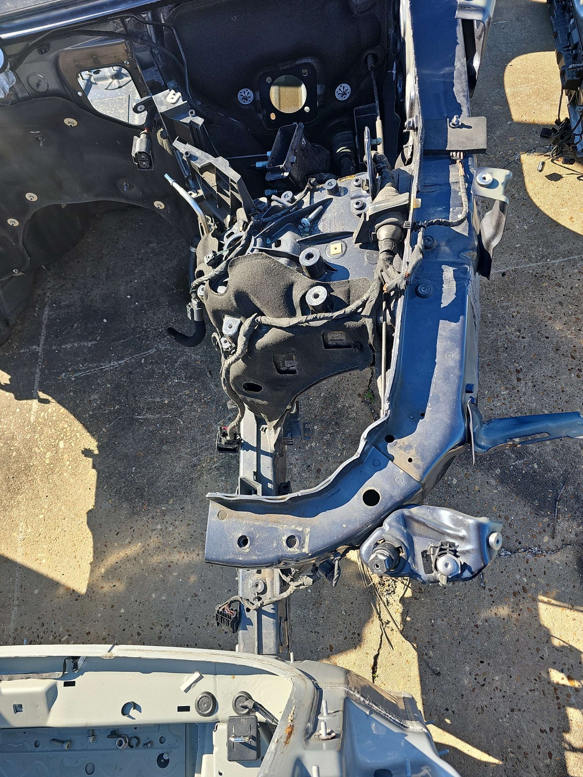 2017-2023 Bmw X7 Front Right Engine Support Oem 41007417572