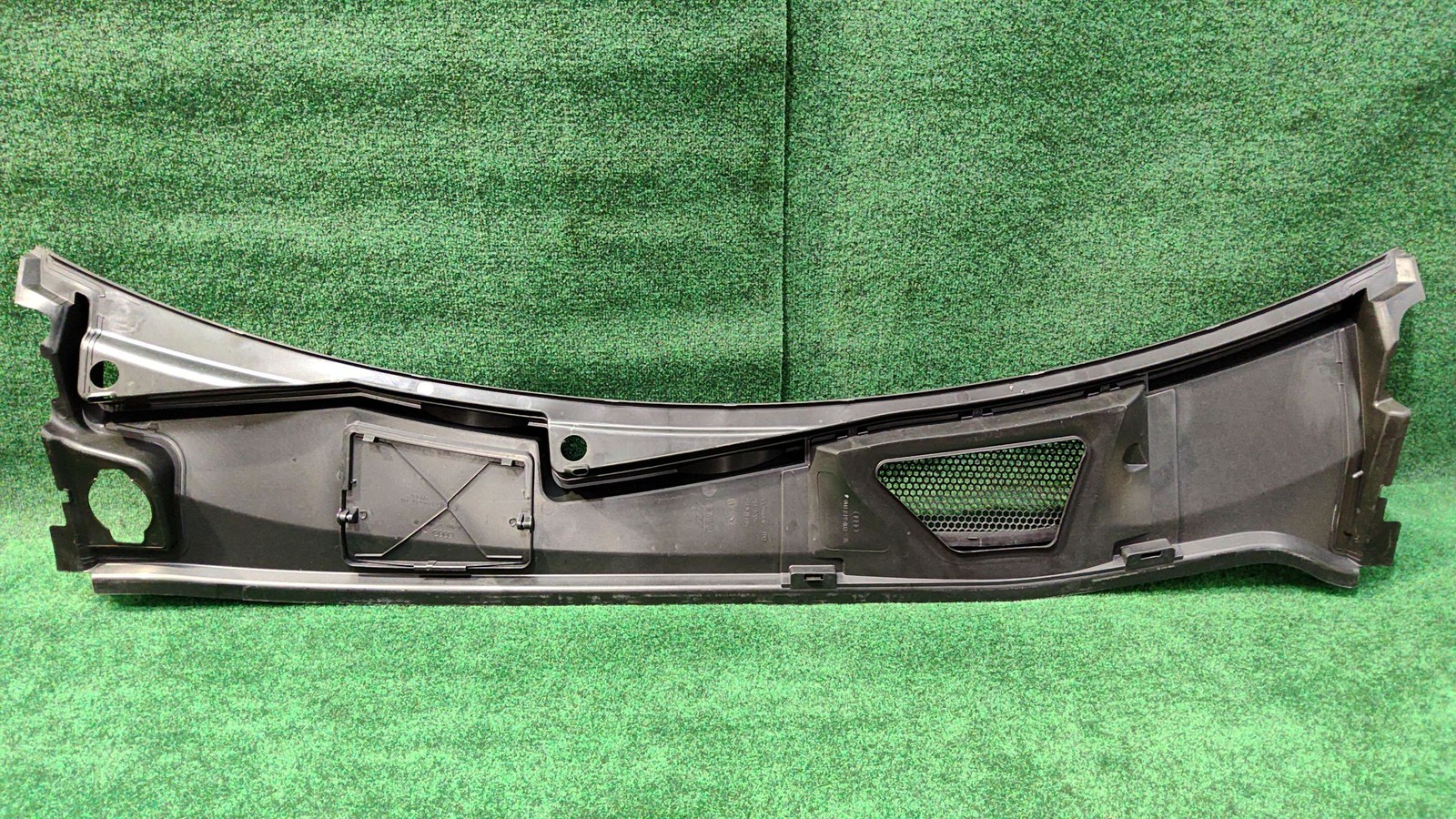 2016-2025 Audi Q7 Windshield Wiper Cowl Water Deflector Oem 4m1819403 4m1819401d