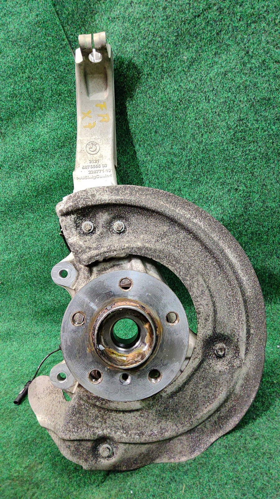 2019-2025 BMW X7 Front Right Steering Spindle Knuckle Hub OEM31216876656