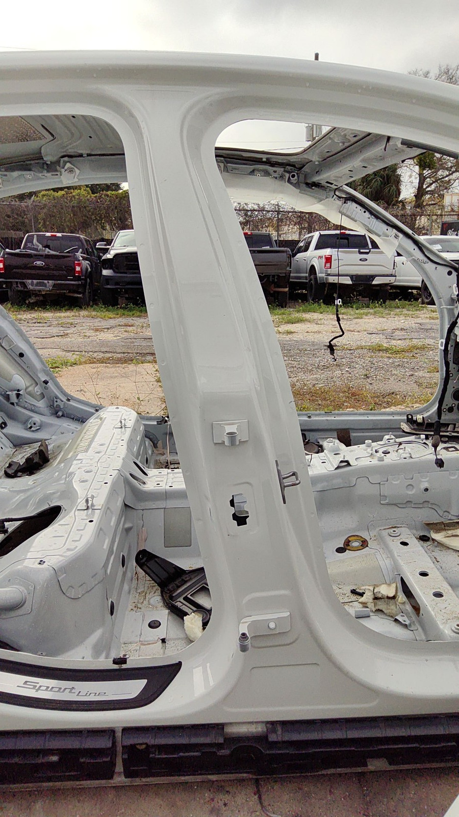 2017-2023 BMW 530i Right Center Pillar Rh Alpine White/300 OEM 41007437594