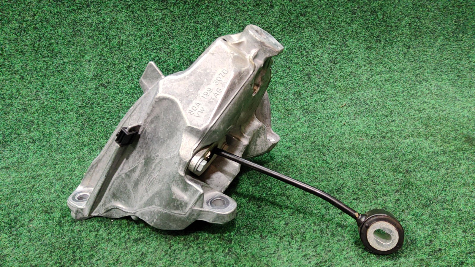 2021-2025 Audi Q5 Front Engine Right Support Oem 4m0199308ce