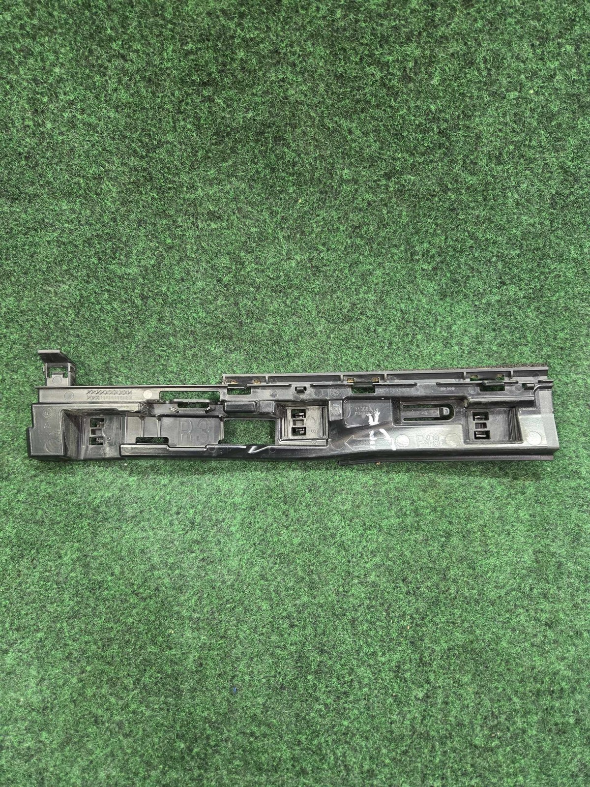 2016-2022 Bmw X1 Rocking Moulding Braket Right Oem 51777332334